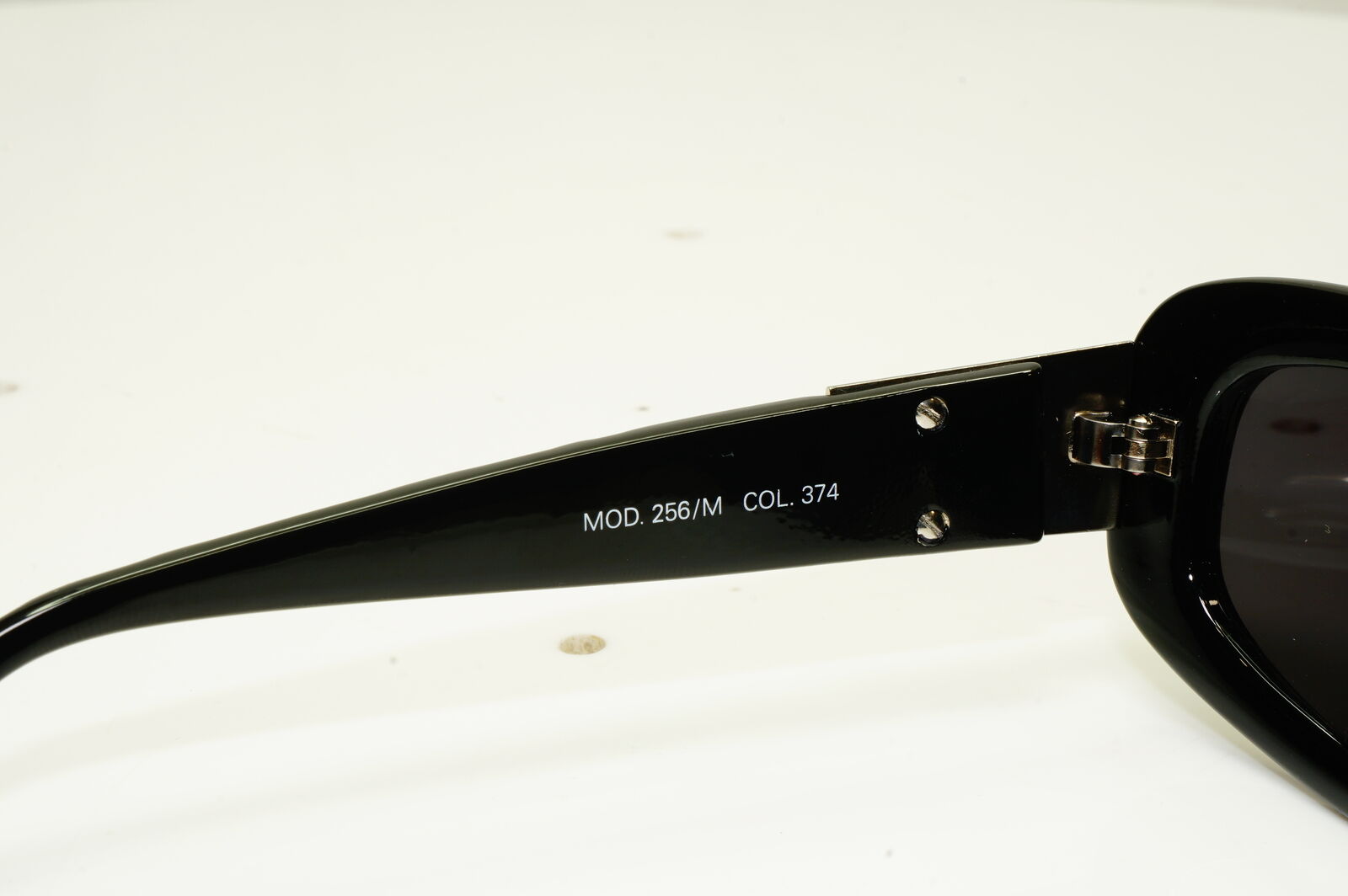 Gianni Versace 1996 Unisex Vintage Black Medusa Sunglasses MOD 256/M COL 374