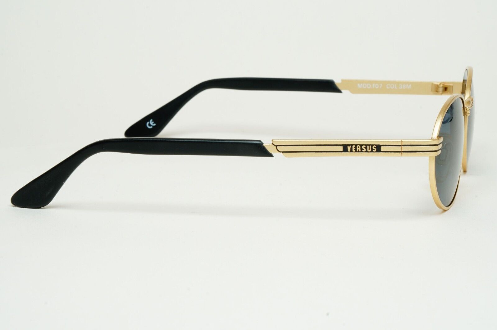 Versus Sunglasses 1996 by Gianni Versace Vintage Gold Oval Black MOD F07 COL 38M