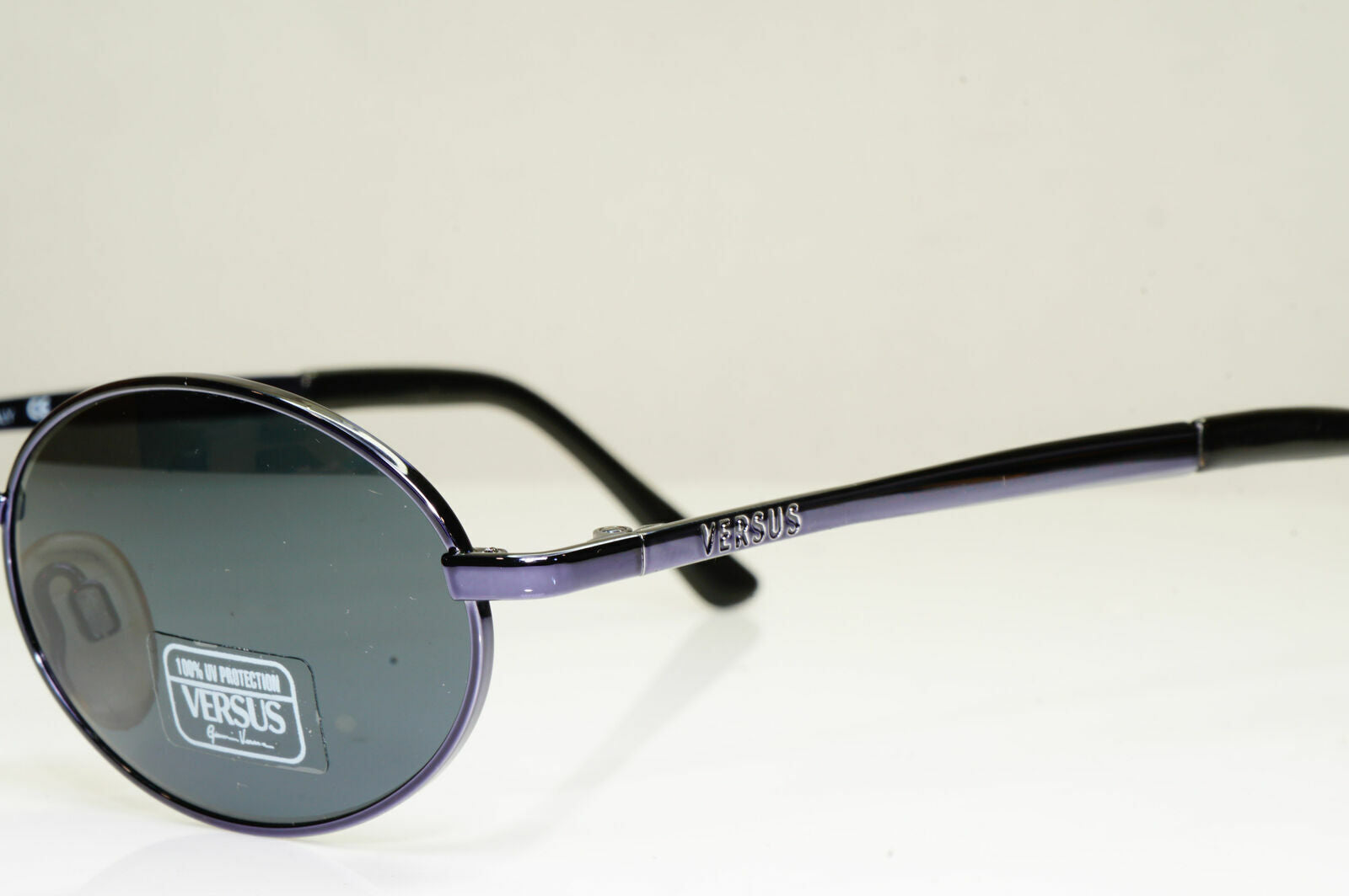 Versus by Gianni Versace 1996 Vintage Violet Oval Sunglasses MOD R28 COL 52M