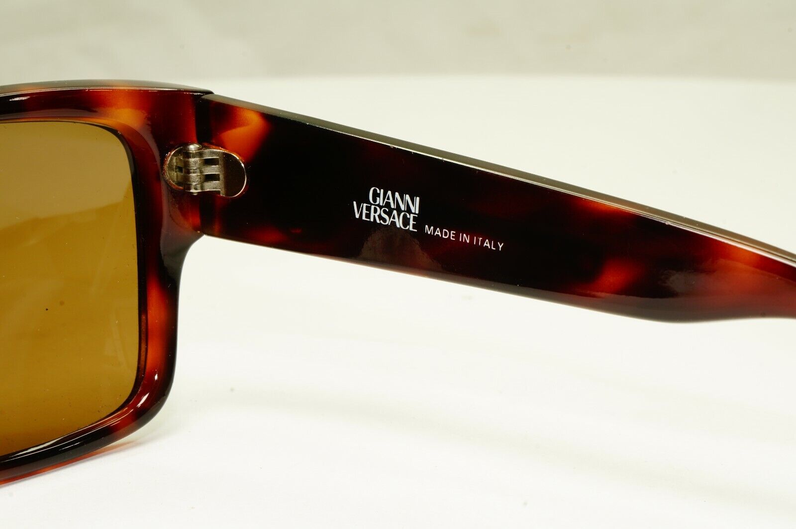Gianni Versace 1993 Vintage Gold Sunglasses Medusa MOD 372 /DM COL 900 TO Biggie