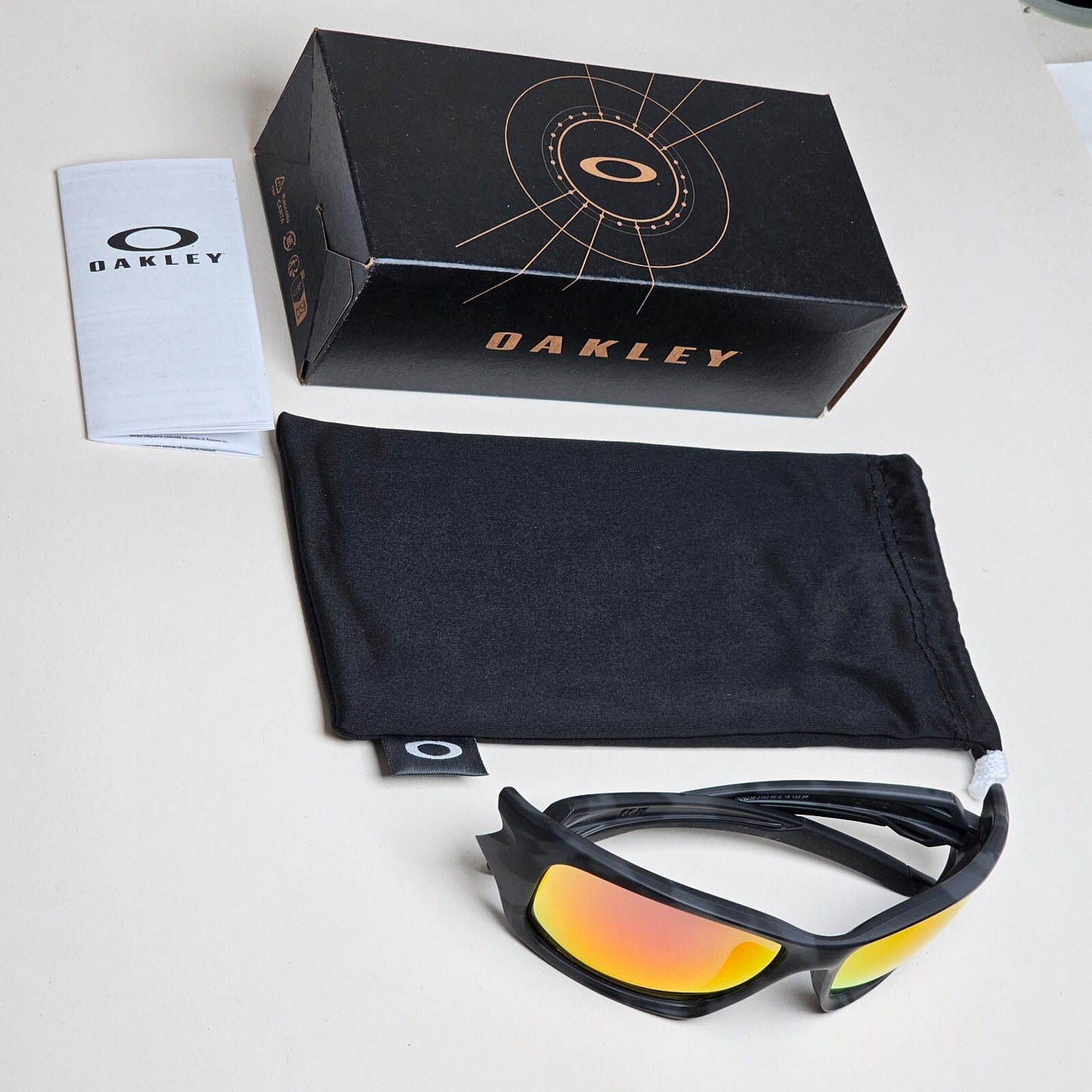 Oakley Sunglasses Polarized Valve Matte Camo Black Ruby Iridium OO 9236 31