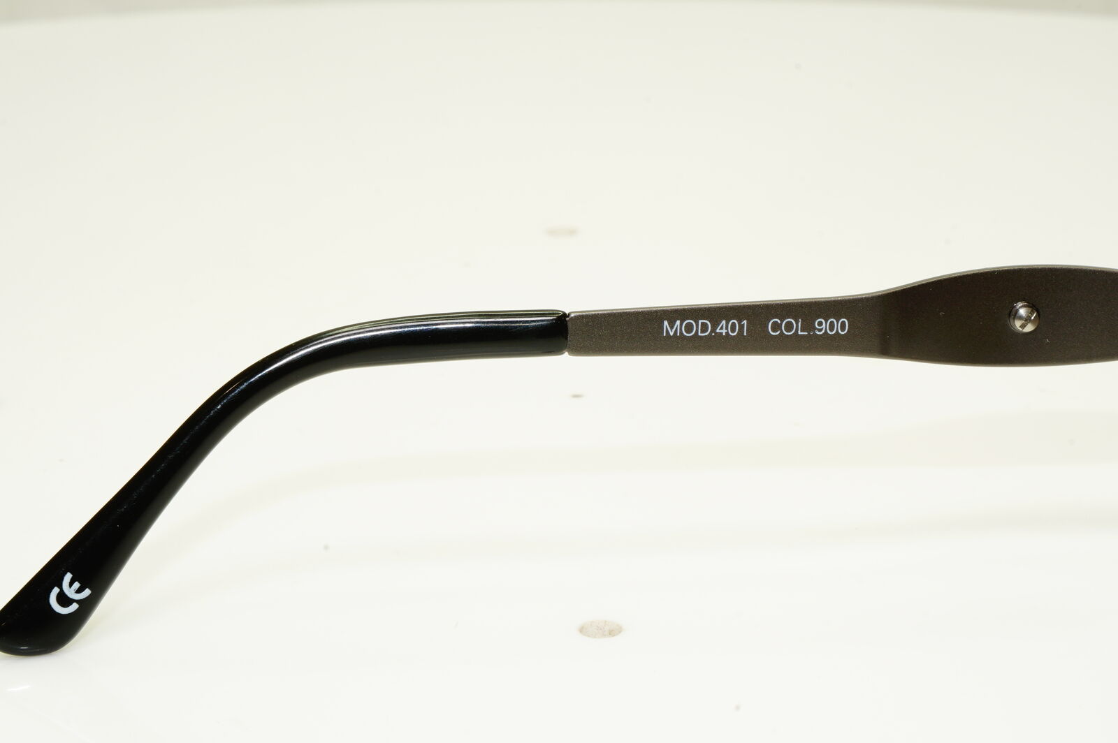 Gianni Versace 1996 Womens Vintage Brown Oval Medusa Sunglasses MOD 401 COL 900