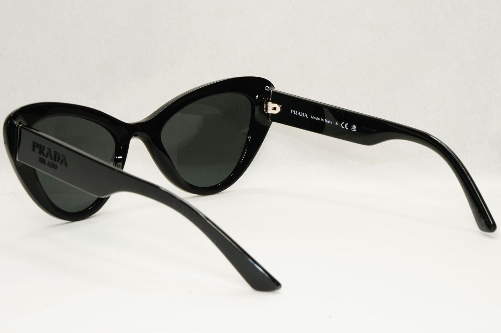 Prada Sunglasses Black Cat Eye Grey Milano Fashion PR13YS SPR 13Y 1AB-5S0 52mm