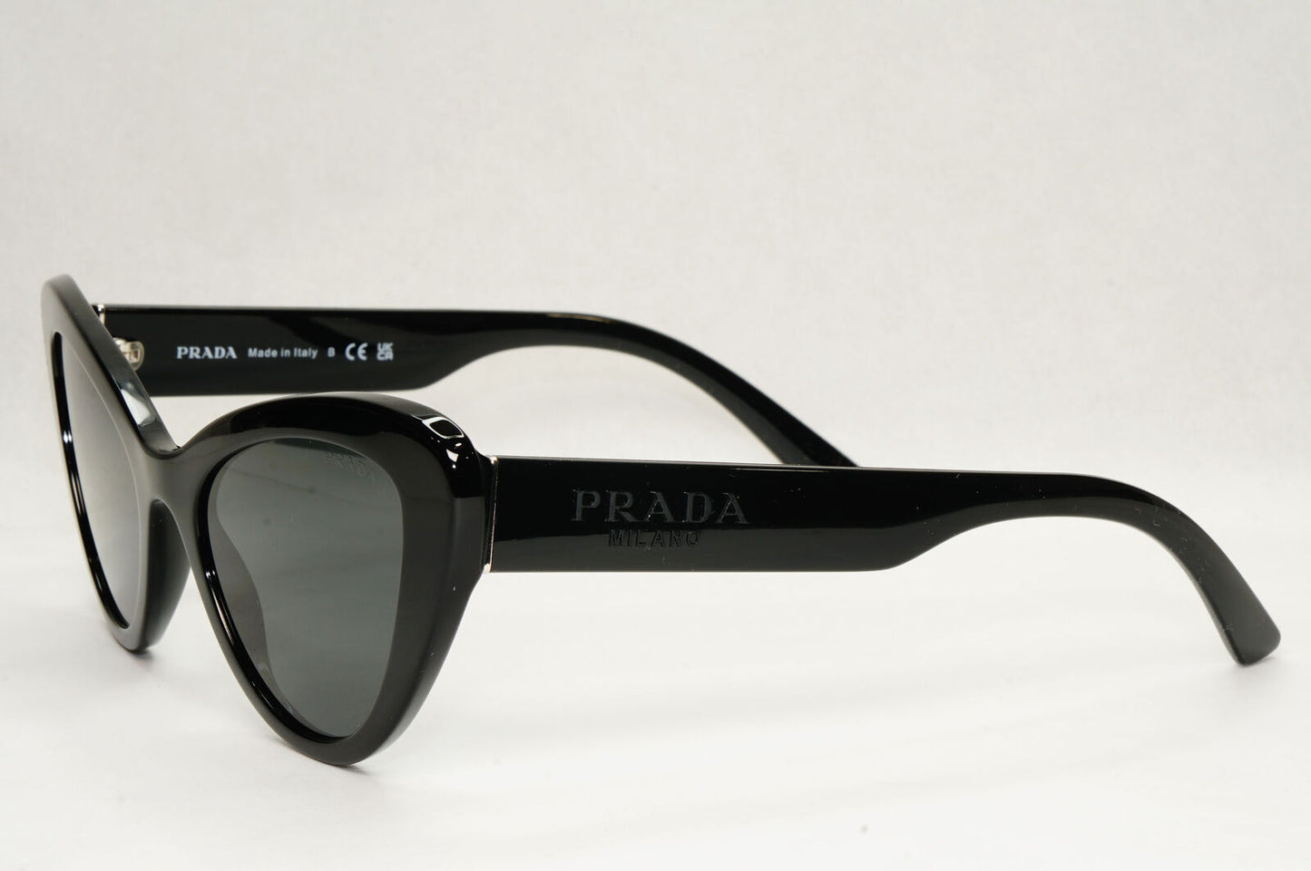 Prada Sunglasses Black Cat Eye Grey Milano Fashion PR13YS SPR 13Y 1AB-5S0 52mm