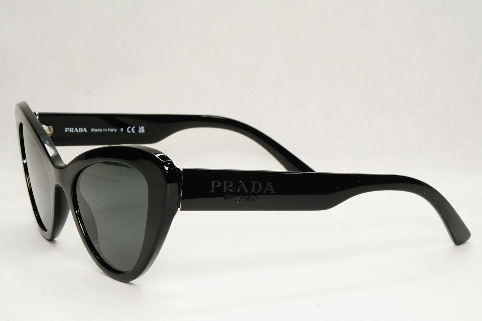 Prada Sunglasses Black Cat Eye Grey Milano Fashion PR13YS SPR 13Y 1AB-5S0 52mm