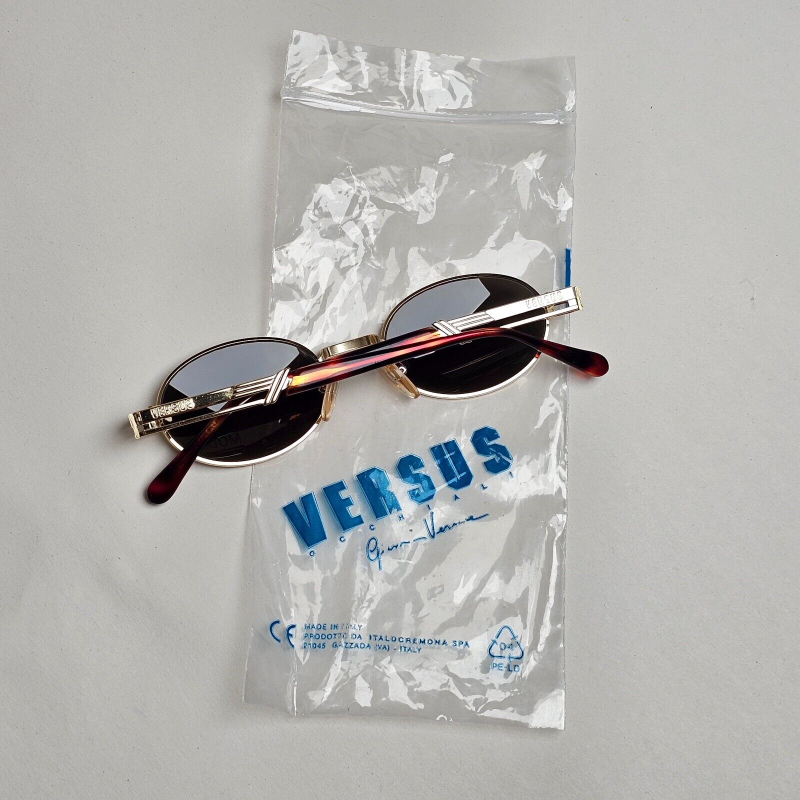 Versus Sunglasses 1996 by Gianni Versace Vintage Gold Oval MOD F22 COL 030