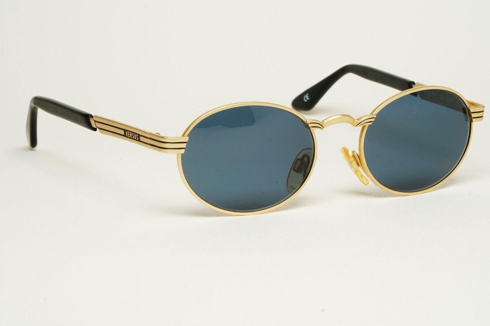 Versus Sunglasses 1996 by Gianni Versace Vintage Gold Oval Black MOD F07 COL 38M
