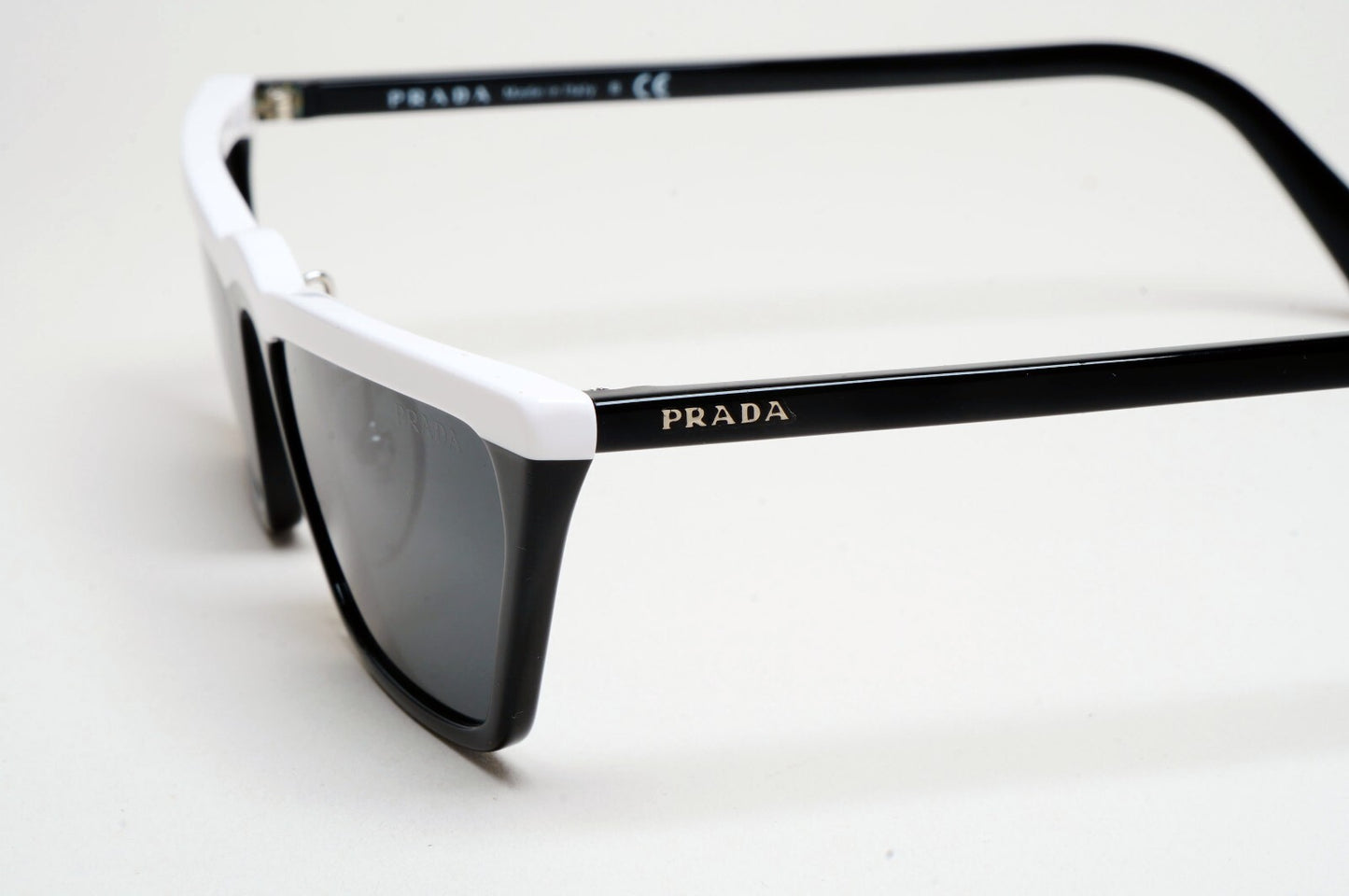 Prada Sunglasses 2018 Ultravox Black White Slim PR19US SPR 19U YC4-5S0 200225