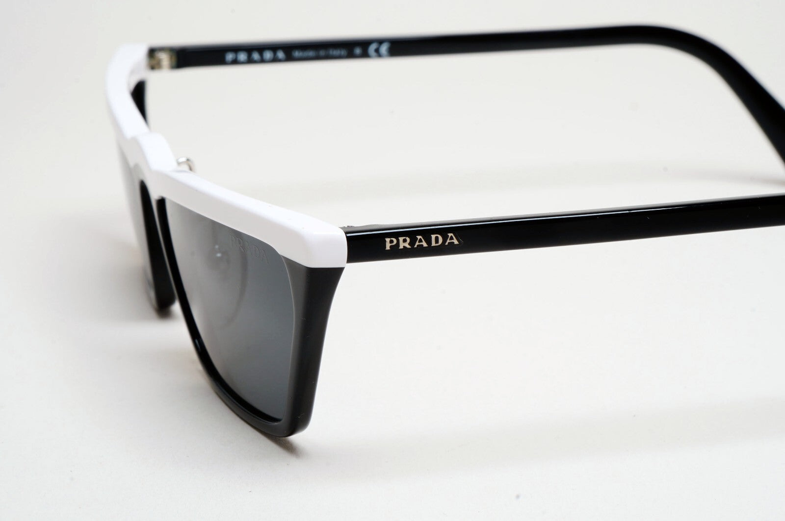 Prada Sunglasses 2018 Ultravox Black White Slim PR19US SPR 19U YC4-5S0 200225