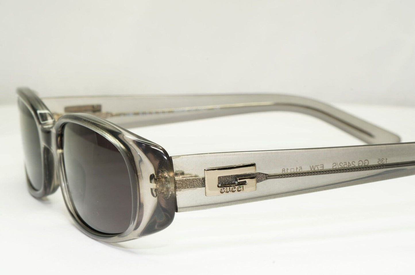 Gucci Sunglasses 1998 Vintage  Transparent Grey Rectangle GG 2452/S E7W 261024