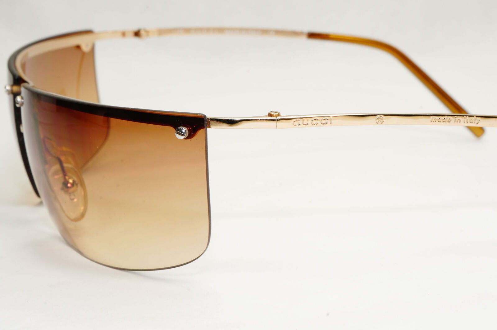 Gucci Sunglasses 2003 Vintage Wrap Gold Brown Gradient GG 2653/S OOOBA 130124