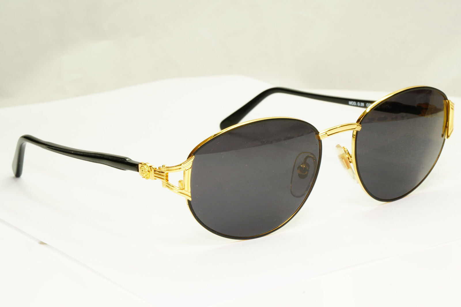 Gianni Versace 1995 Vintage Gold Medusa Black Retro Sunglasses MOD G28 COL 18L