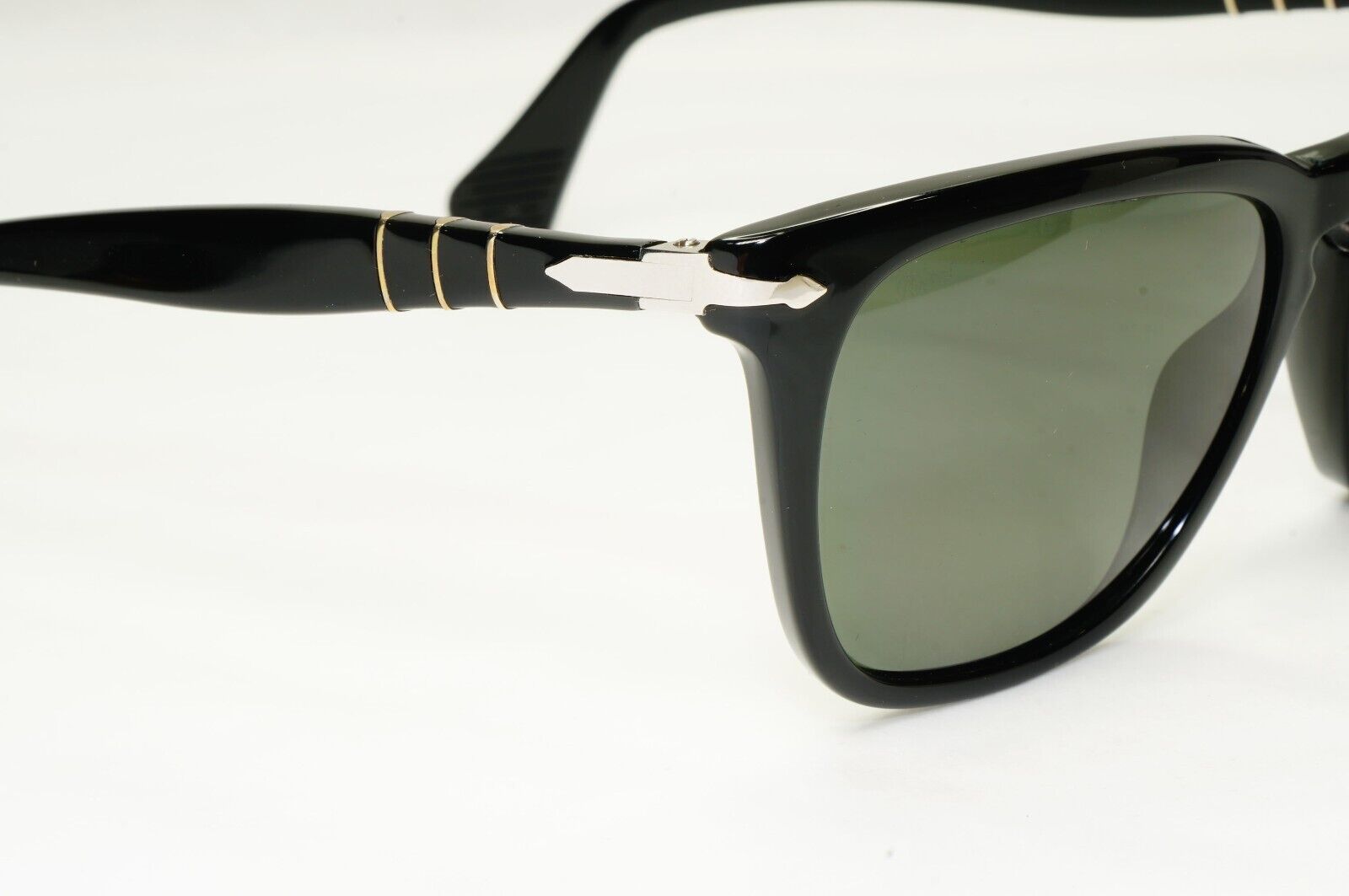 Persol Sunglasses 2012 Capri Polarized Black Grey Green Square 3024-S 95/58 55mm