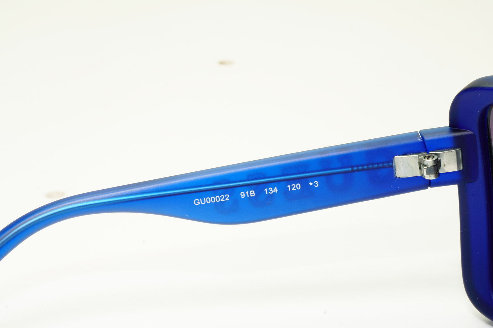 Guess Mens Shield Visor Sunglasses Blue Black Gradient Smoke GU 00022 91B Ski