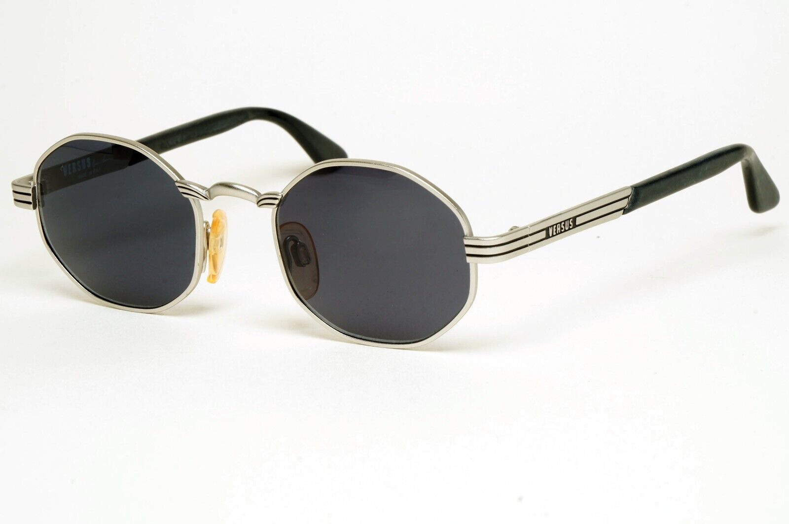 Versus Sunglasses 1996 by Gianni Versace Vintage Silver Hexagon MOD F09 COL 40M