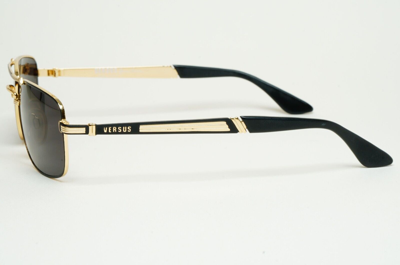Versus Sunglasses 1996 by Gianni Versace Vintage Navigator Gold MOD F04 COL 33M