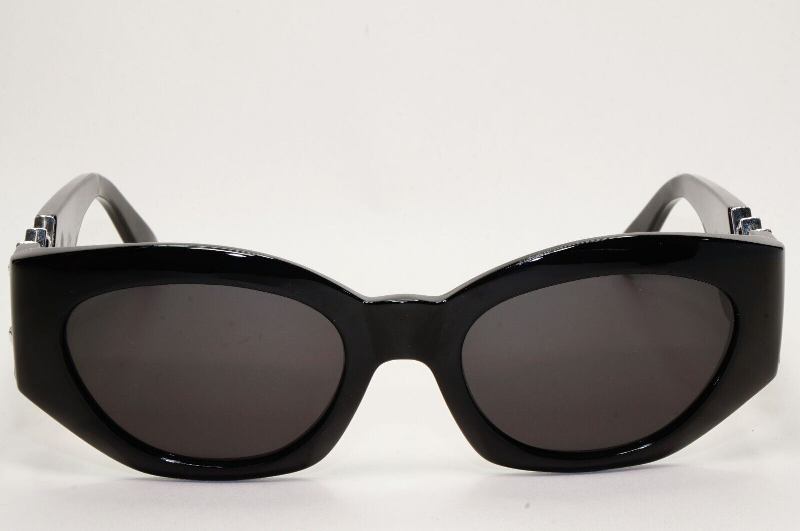 Versace Sunglasses 1996 Vintage Silver Medusa Black MOD 420/Z COL 852 120824
