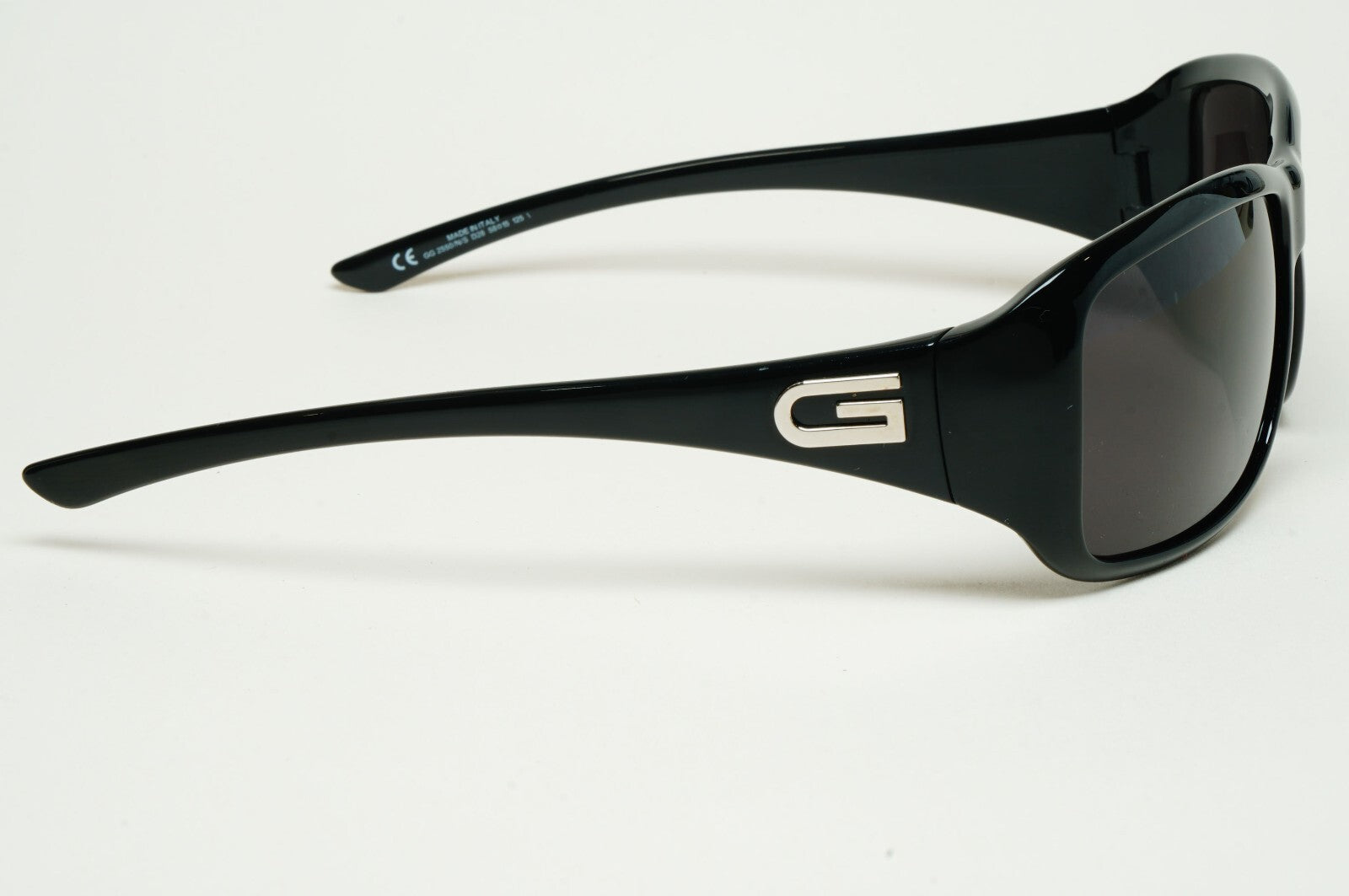 Gucci Sunglasses 2002 Vintage Black Retro Wrap GG 2550/N/S D28 58mm 140325