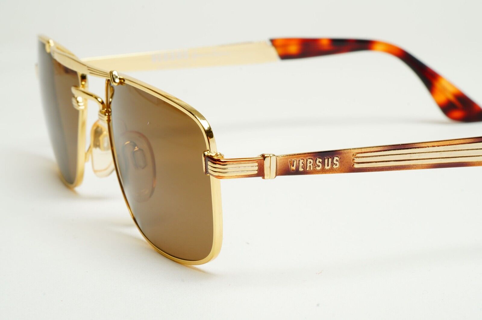 Versus Sunglasses 1996 by Gianni Versace Vintage Navigator Brown MOD F04 COL 32M