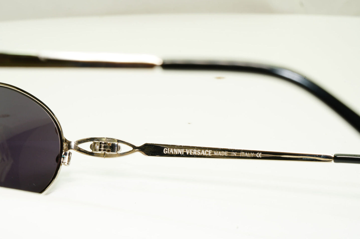 Gianni Versace 1995 Sunglasses Vintage Silver Black Metal Oval MOD H41 COL 26M A
