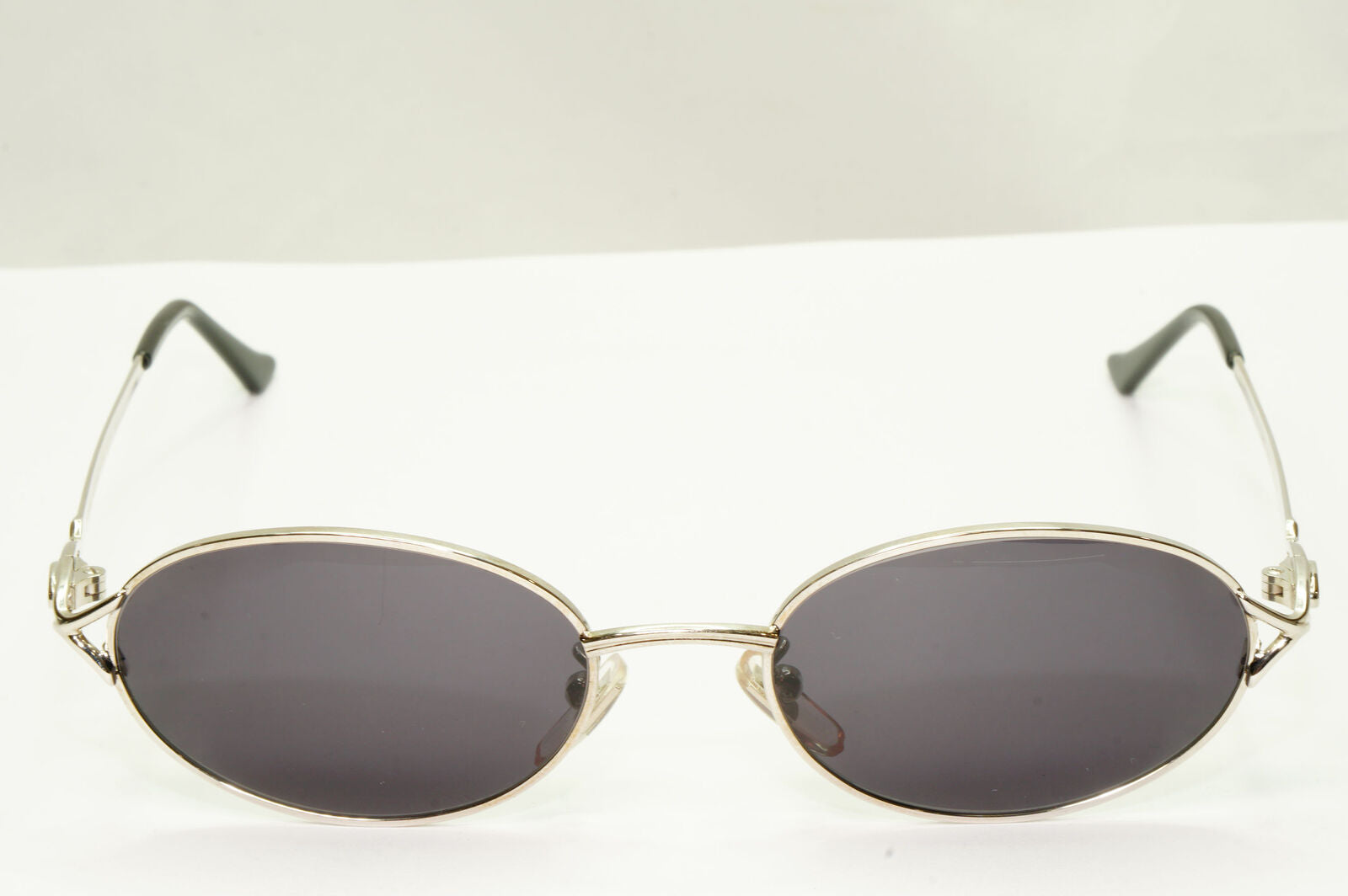 Gianni Versace 1995 Sunglasses Vintage Silver Black Metal Oval MOD H41 COL 26M A