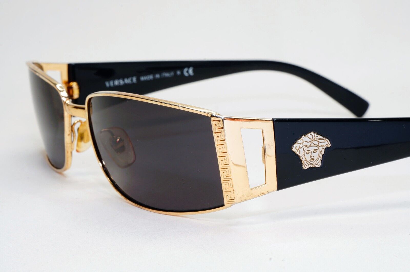 Versace Sunglasses 2003 Vintage Gold Black Rectangle MOD 2021 1002/13 081024