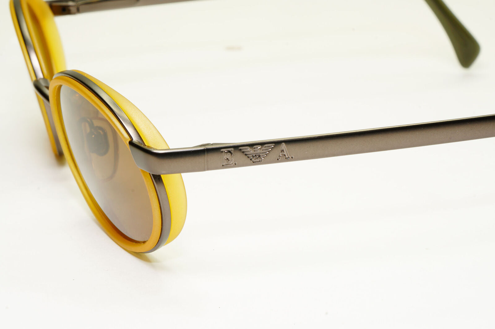 Emporio Armani 1997 Vintage Sunglasses Mens Womens Metal Honey Oval 085-S 1107