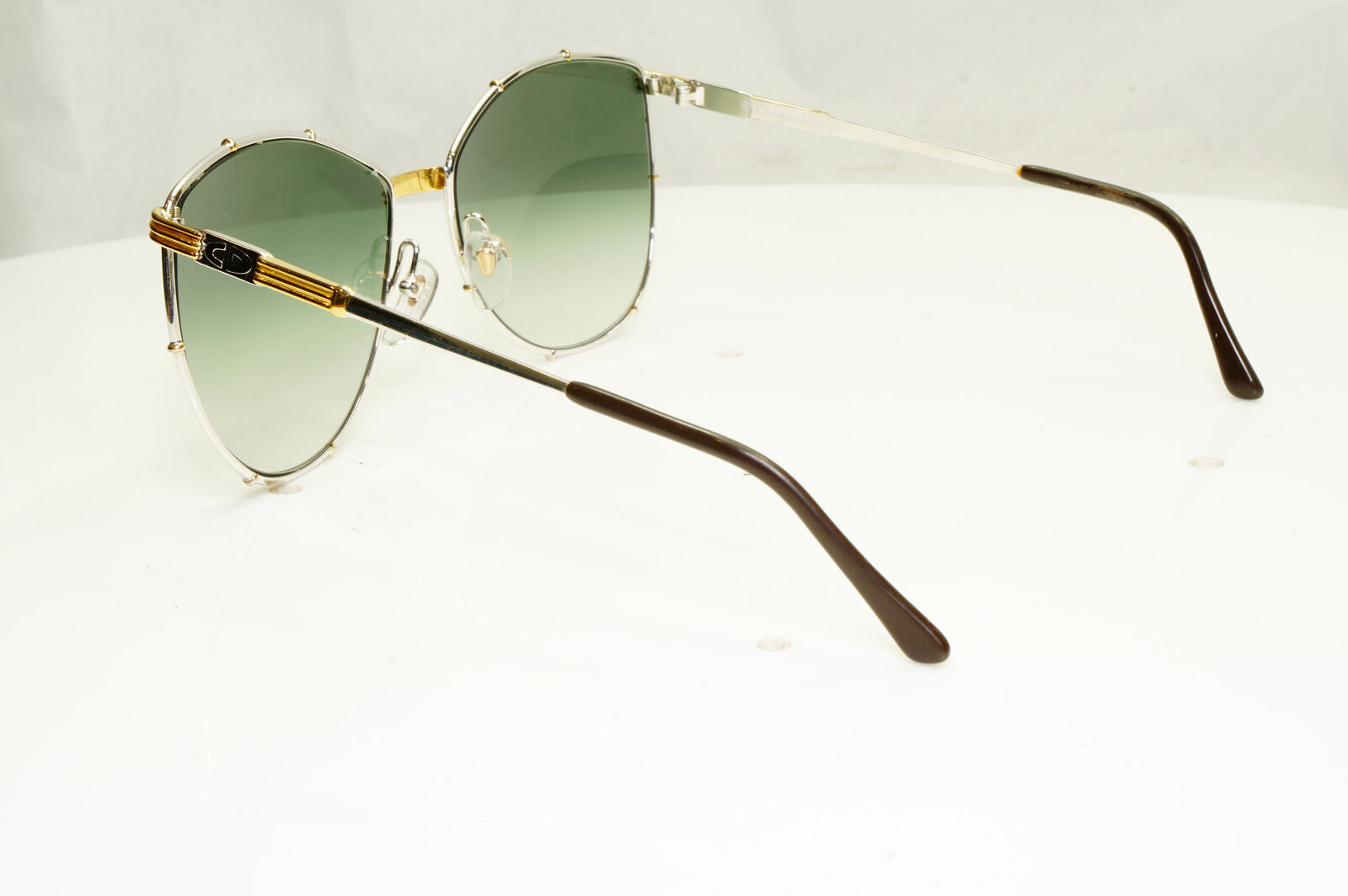 Authentic Christian Dior Womens Vintage Sunglasses Austria Gold 2249 47 32810