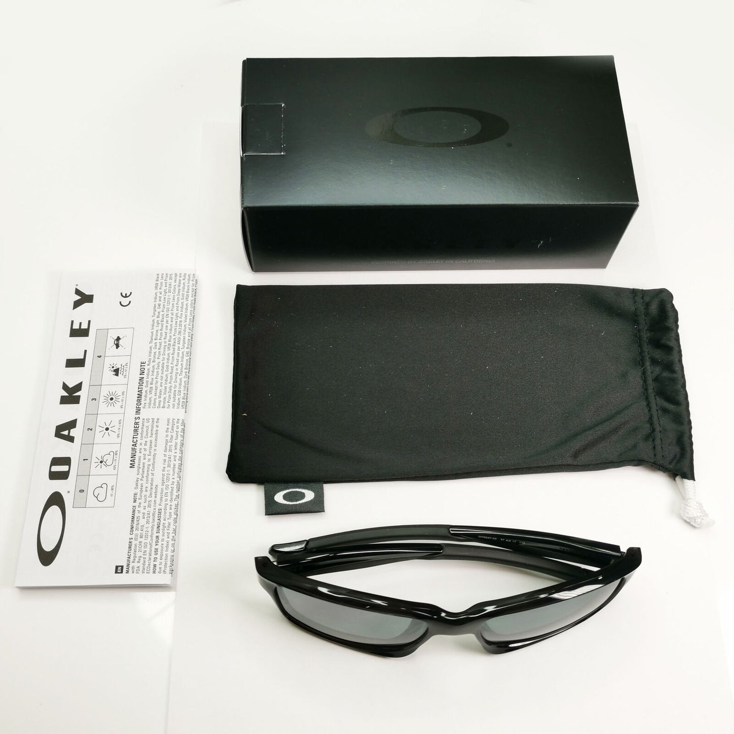 Oakley Chainlink Polarised Sunglasses Black Iridium Silver Mirror OO 9247 09