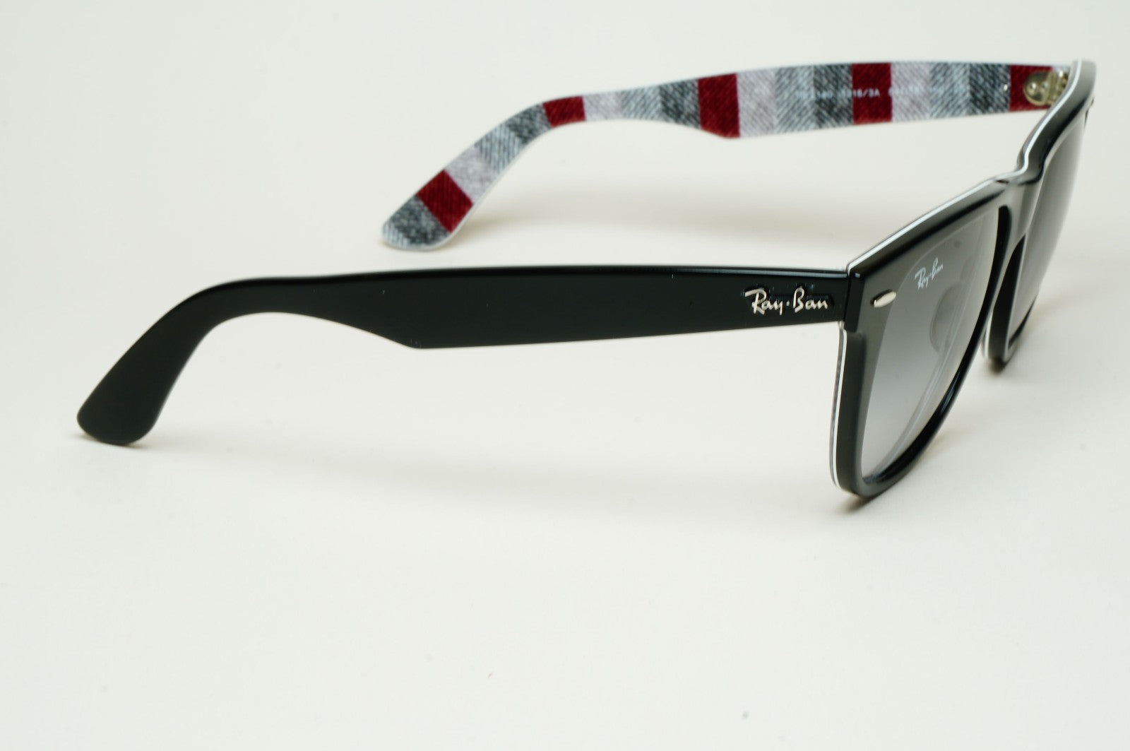 Ray-Ban Sunglasses Wayfarer RB 2140 Black Grey Gradient 1318/3A 54mm Large