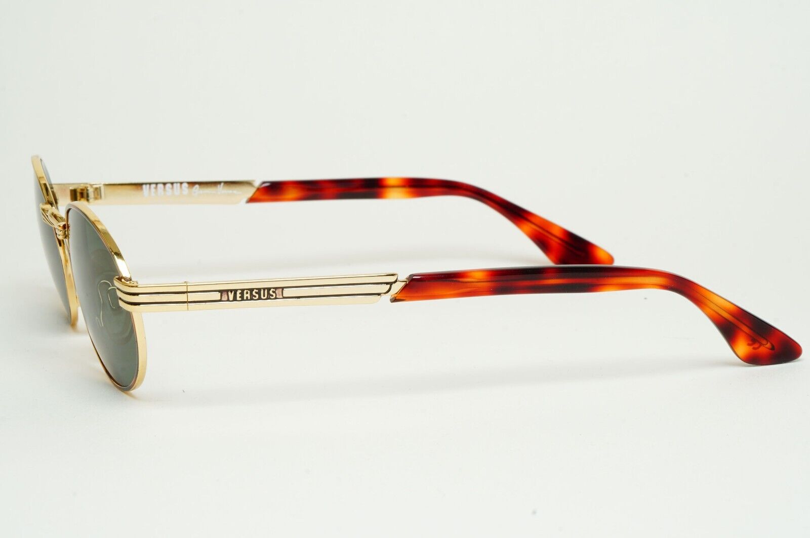 Versus Sunglasses 1996 by Gianni Versace Vintage Gold Oval MOD F07 COL 36M