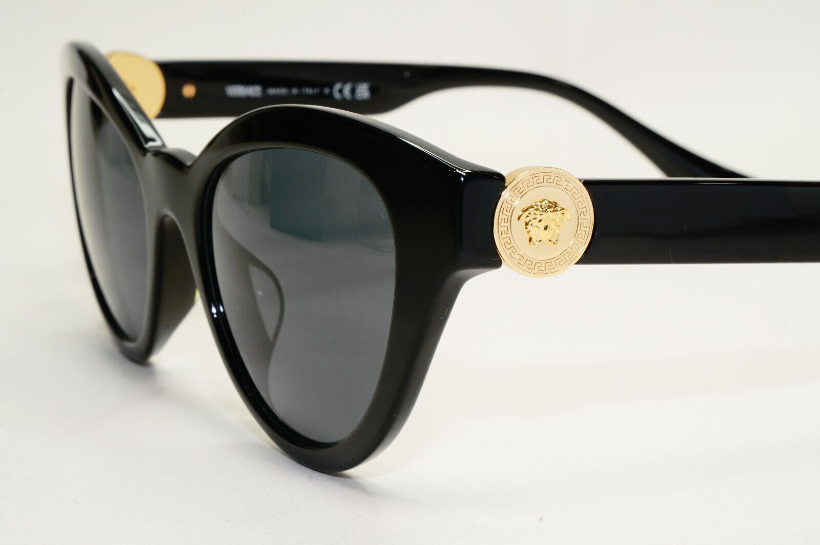 Versace Sunglasses Black Gold Medusa Glossy Cat Eye MOD 4435-F GB1/87 52mm