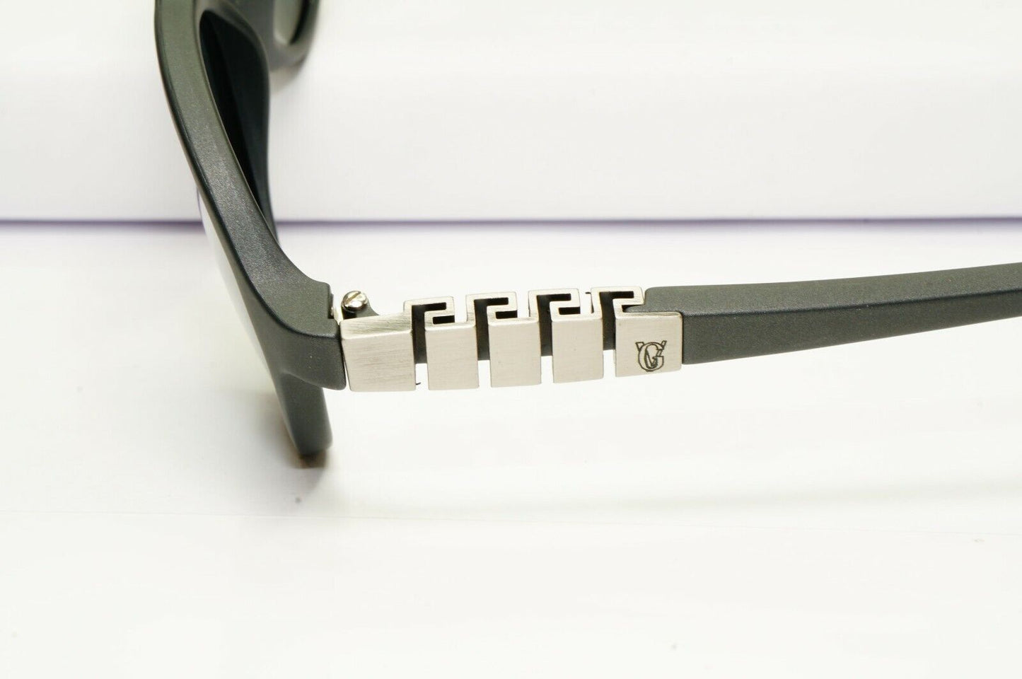 Gianni Versace 1996 Mens Vintage Charcoal Grey Pilot Sunglasses MOD 535 COL 789
