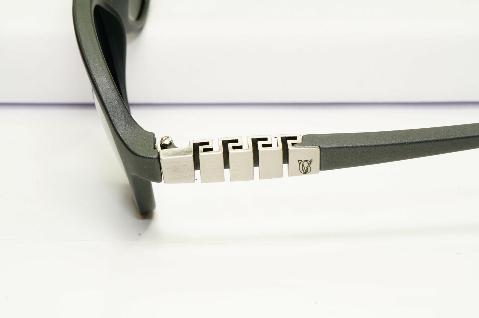 Gianni Versace 1996 Mens Vintage Charcoal Grey Pilot Sunglasses MOD 535 COL 789