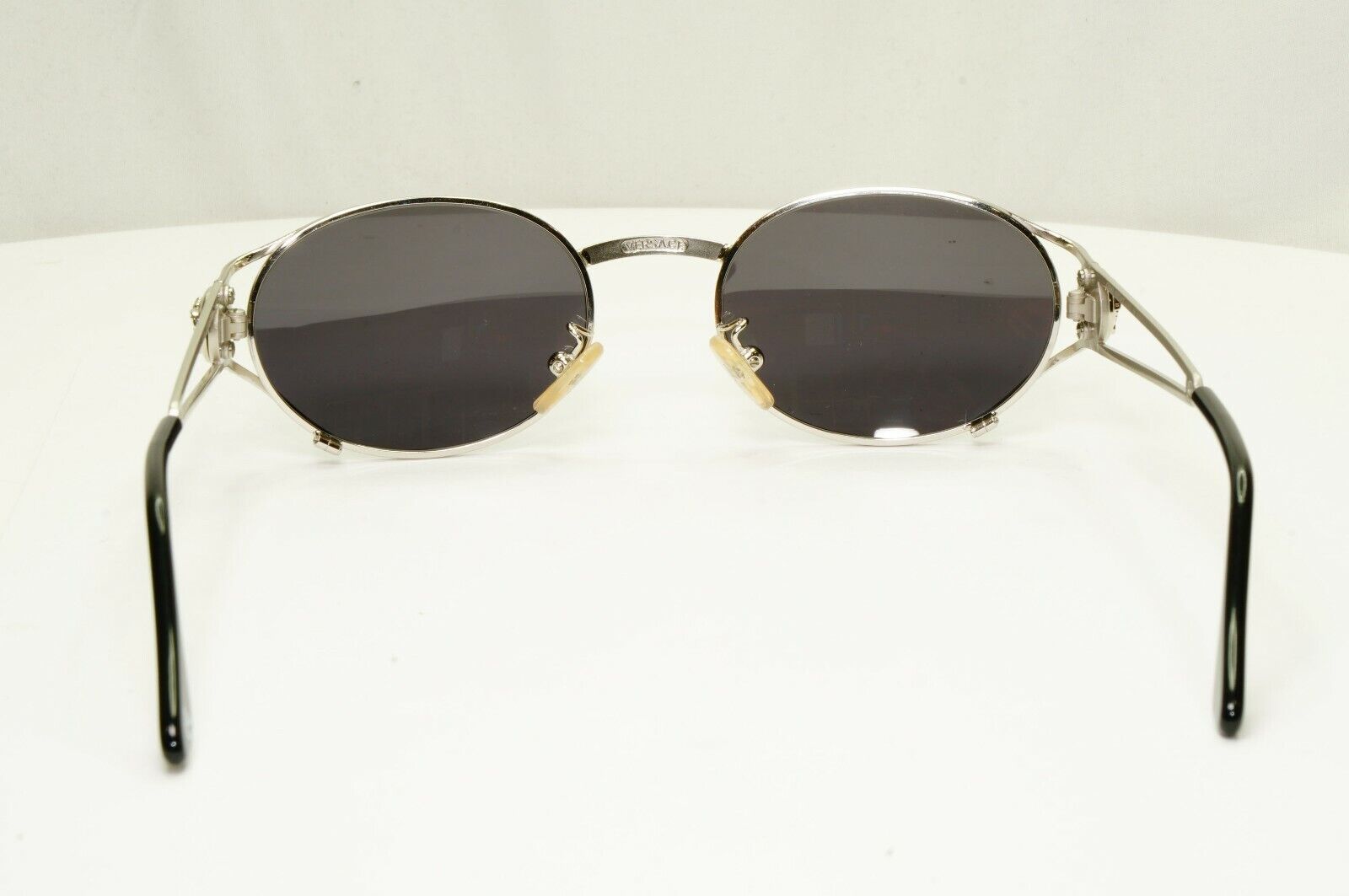 Gianni Versace 1996 Vintage Silver Medusa Oval Metal Sunglasses MOD G98 COL 26M