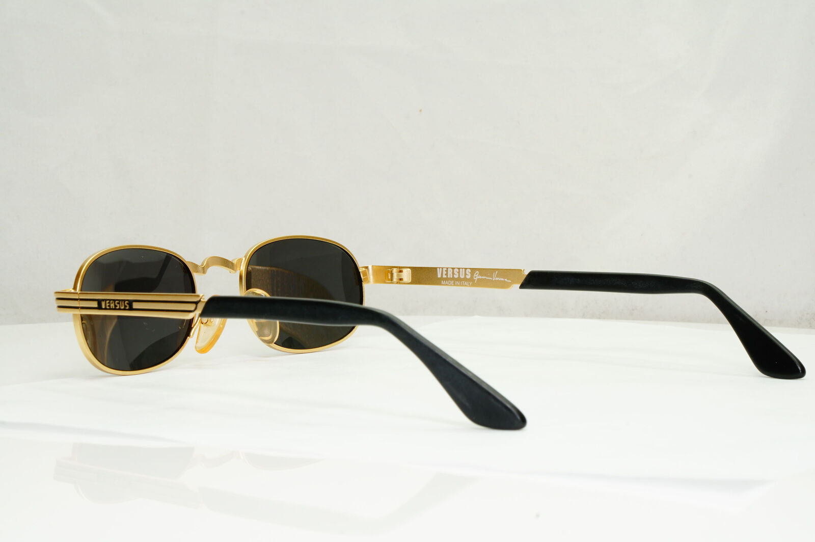 Versus 1996 by Gianni Versace Vintage Gold Black Sunglasses Oval MOD F08 COL 38M