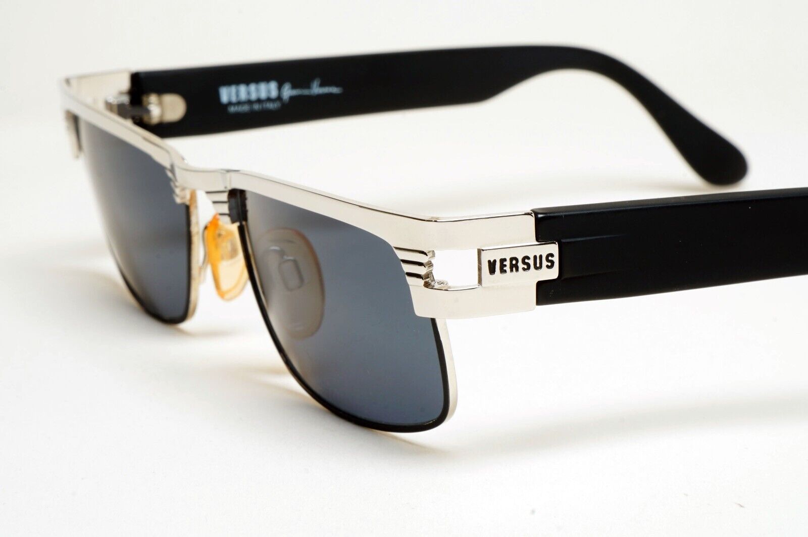 Versus Sunglasses 1996 by Gianni Versace Vintage Silver Black MOD F27 COL 62M