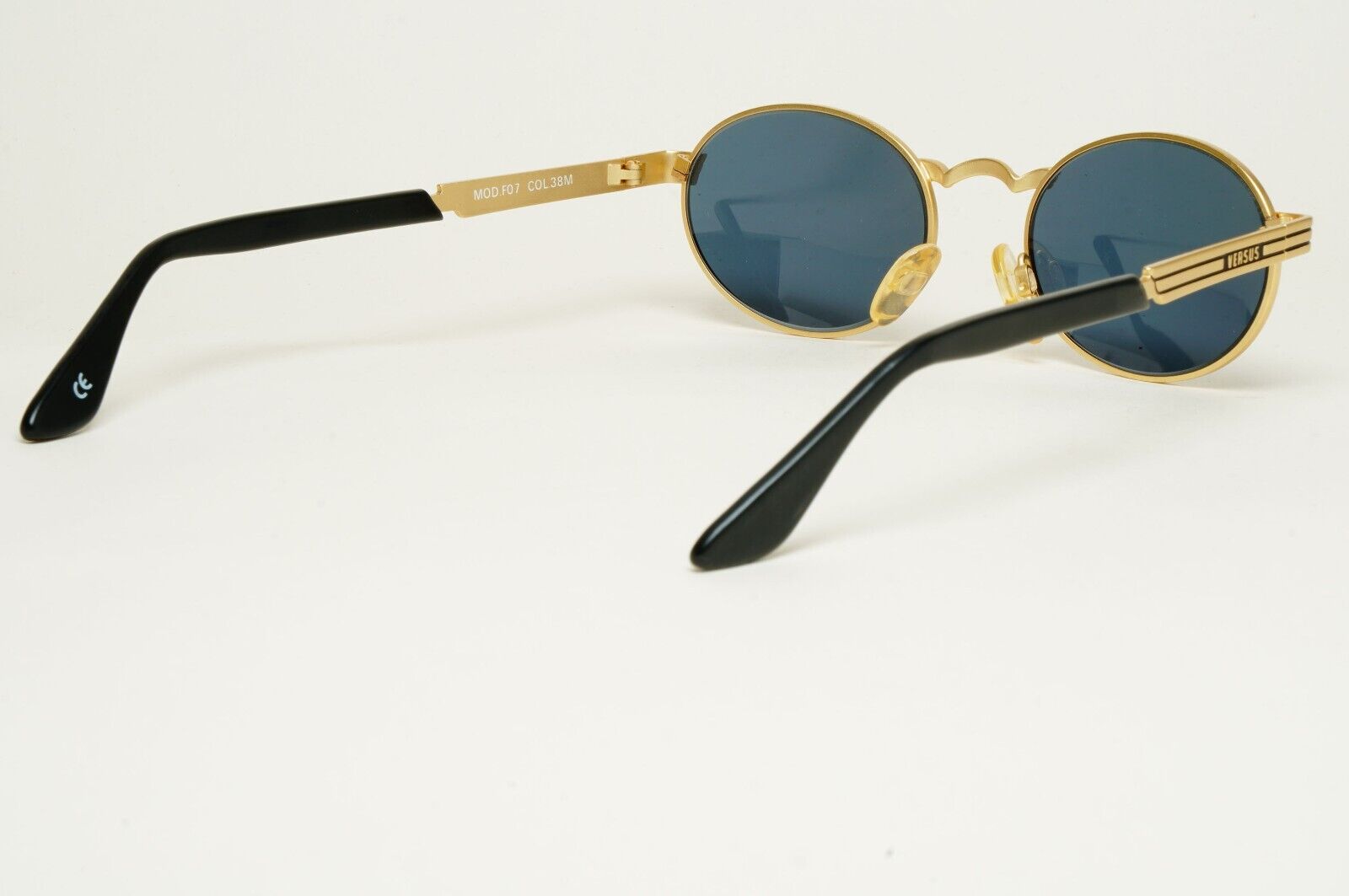Versus Sunglasses 1996 by Gianni Versace Vintage Gold Oval Black MOD F07 COL 38M