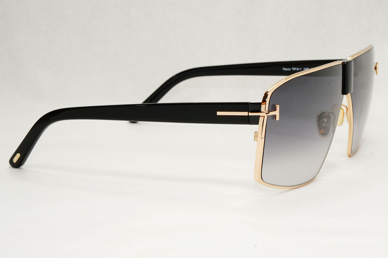 Tom Ford Sunglasses Reno Black Gold Grey Gradient Navigator FT0911 TF 911  28B