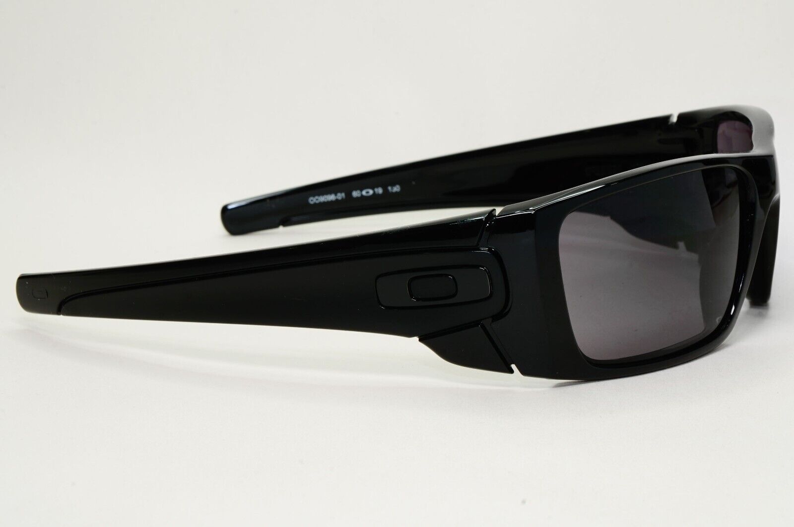Oakley Sunglasses Fuel Cell Black Polished Warm Grey OO 9096 01 Wrap 60mm [a]