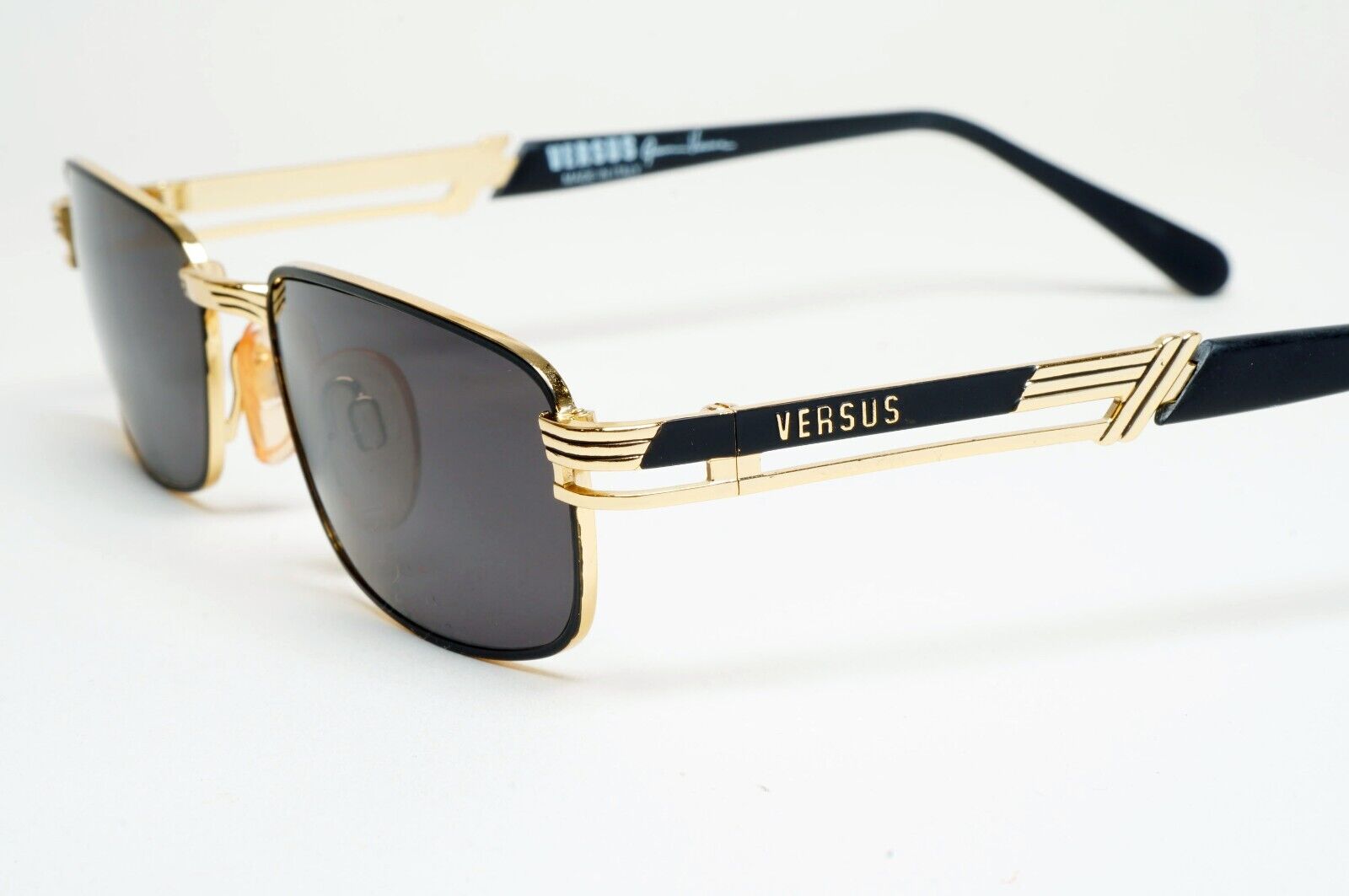 Versus Sunglasses 1996 by Gianni Versace Vintage Gold Black MOD F20 COL 33M