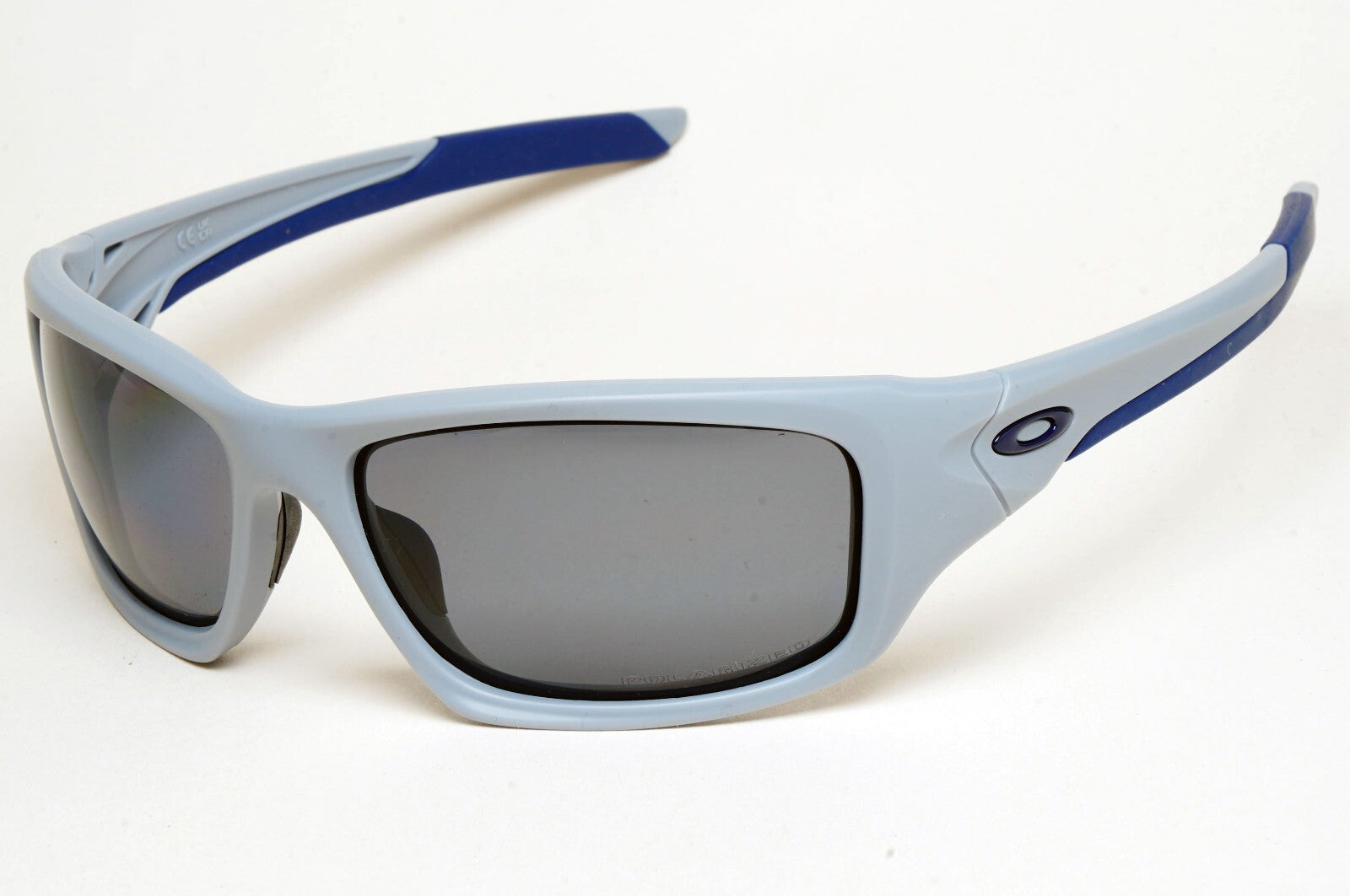 Oakley Sunglasses Polarized Valve Grey Blue Matte Fog Sport Wrap OO 9236 05