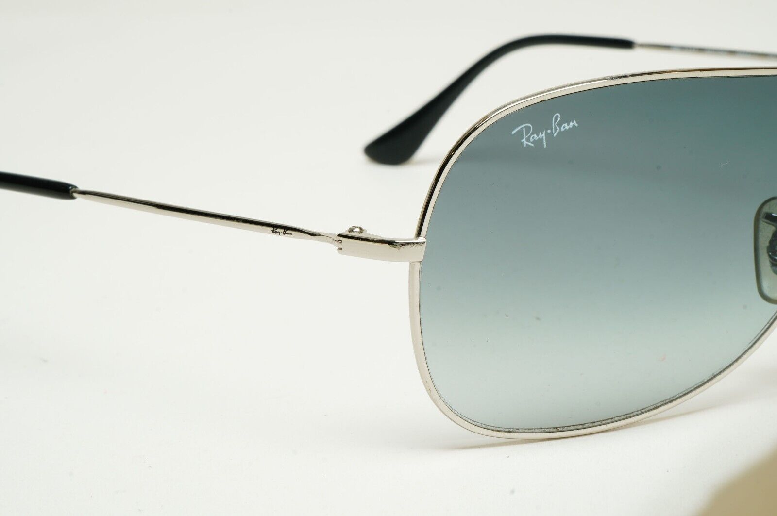 Ray-Ban Sunglasses 2005 Vintage Shield Grey Silver RB 3211 003/8G Small 310125