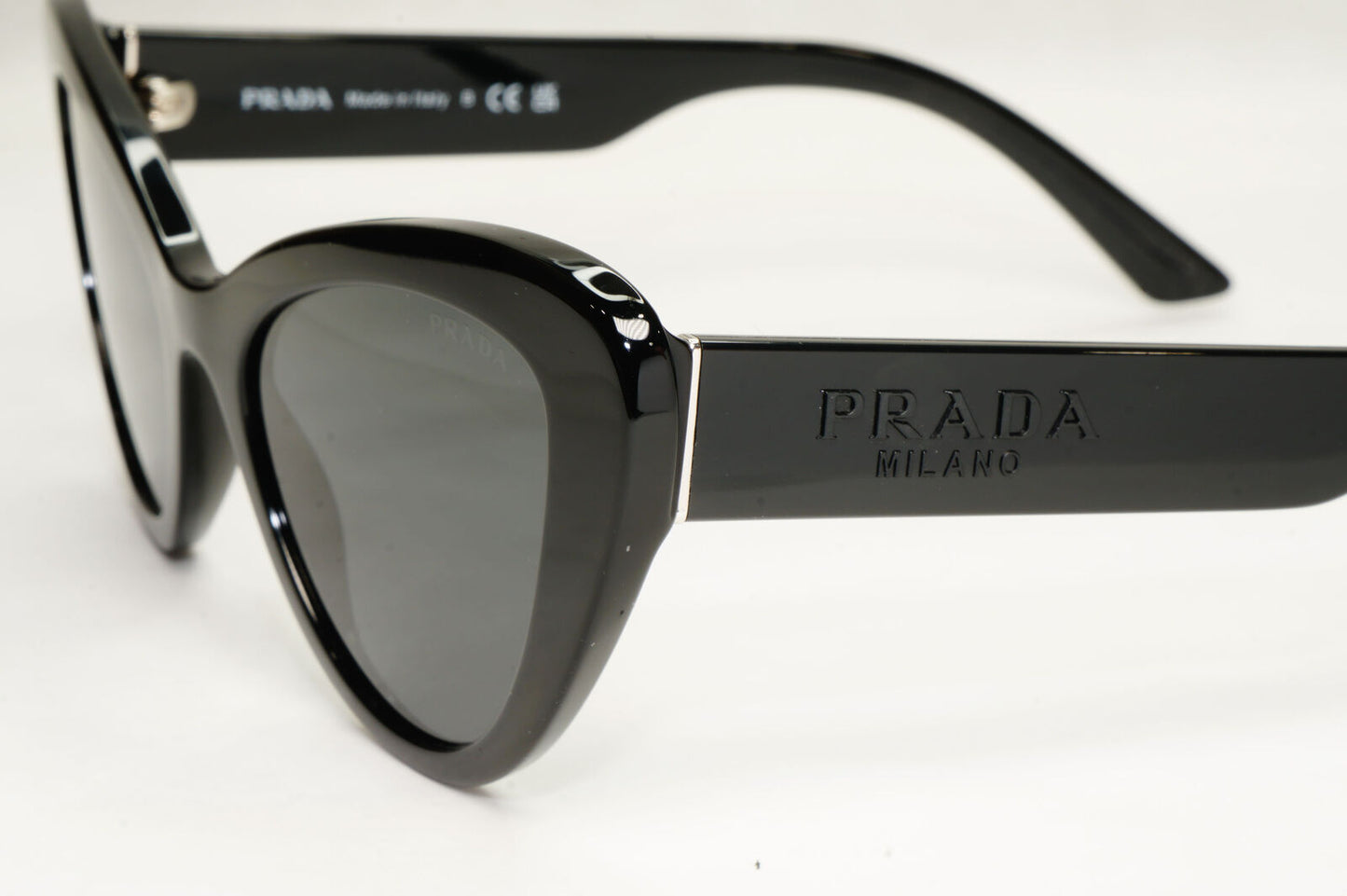 Prada Sunglasses Black Cat Eye Grey Milano Fashion PR13YS SPR 13Y 1AB-5S0 52mm