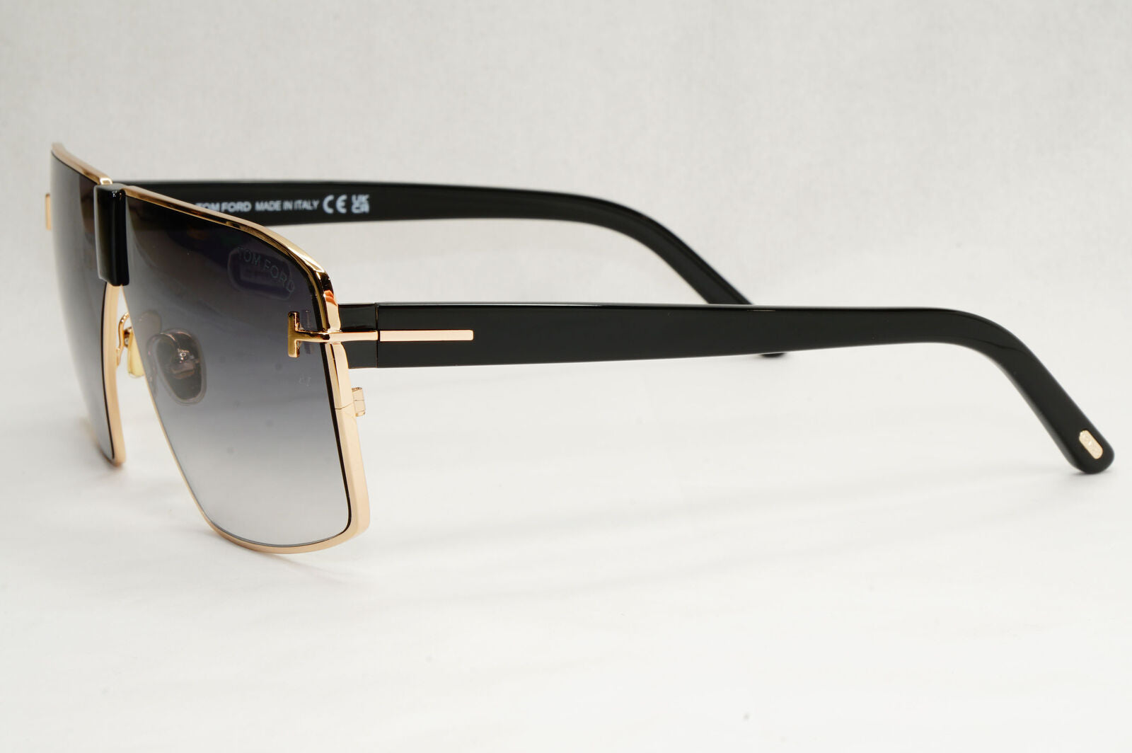 Tom Ford Sunglasses Reno Black Gold Grey Gradient Navigator FT0911 TF 911  28B