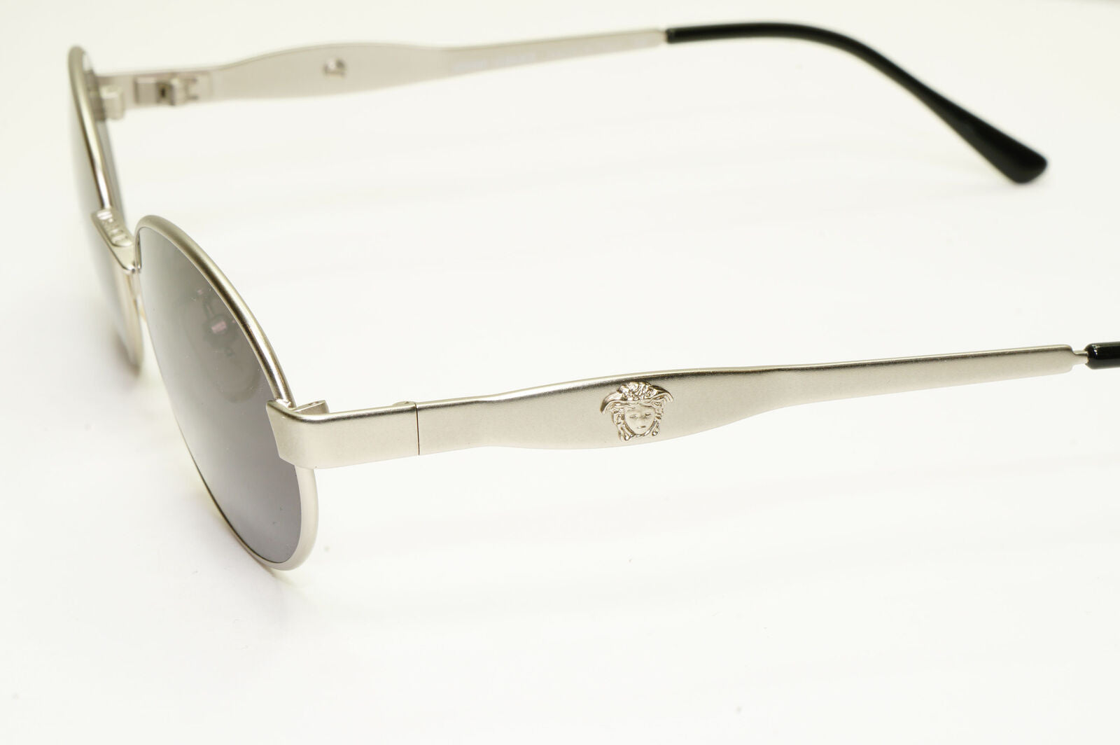 Gianni Versace 1996 Vintage Silver Medusa Oval Metal Sunglasses MOD S09 COL 22M
