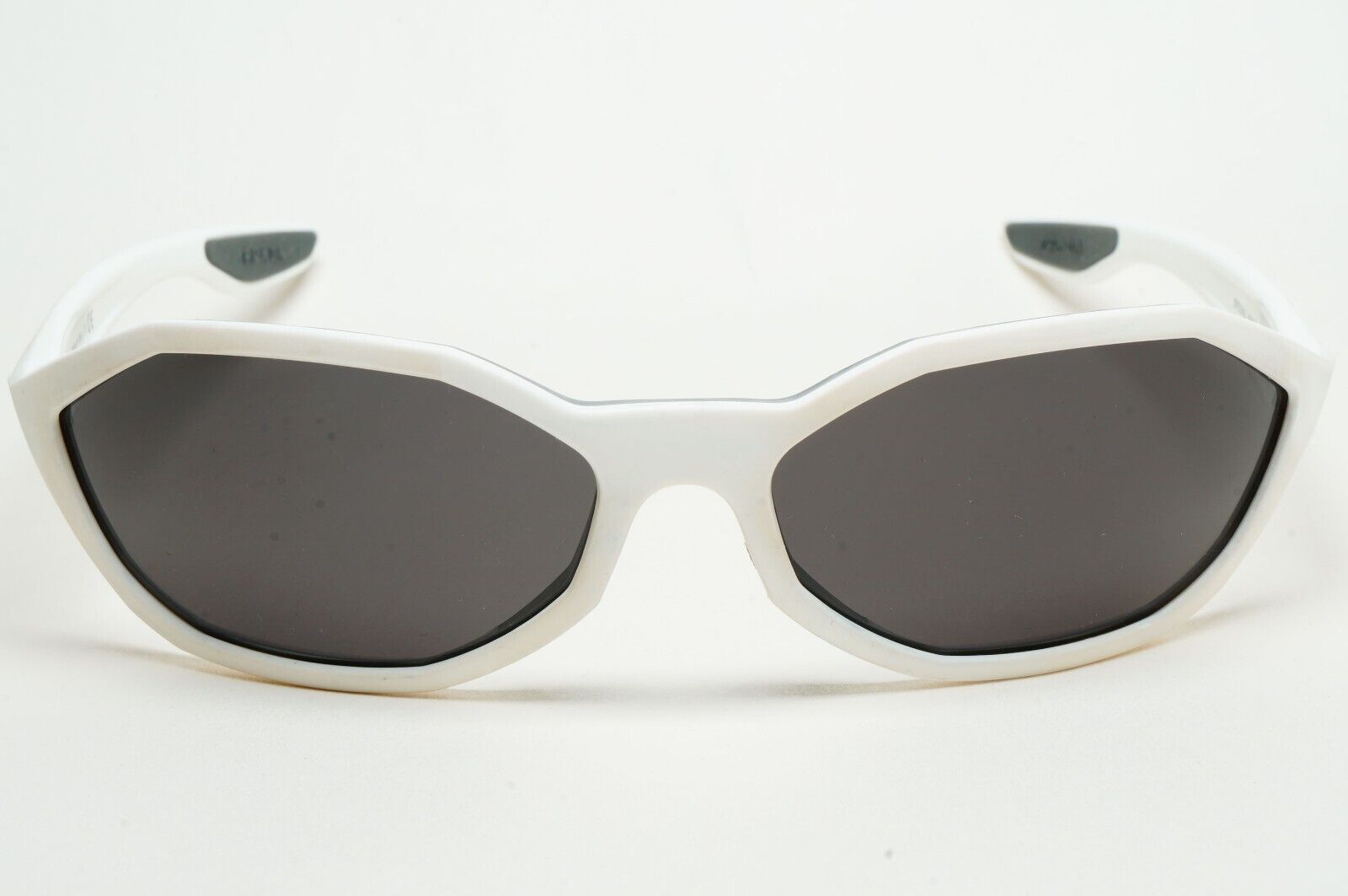 Prada Sunglasses White Black Wrap Angular PS04US SPS 04U AAI-9Q1 231124