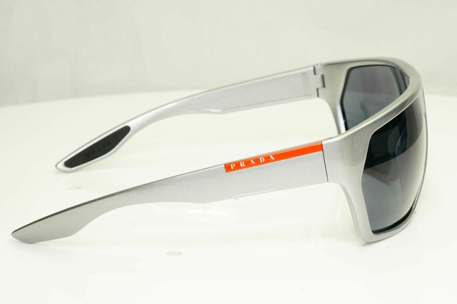 Prada Grey Metallic Black Large Mens Sunglasses SPS 08U 09E-2K1 Red [a] 39033