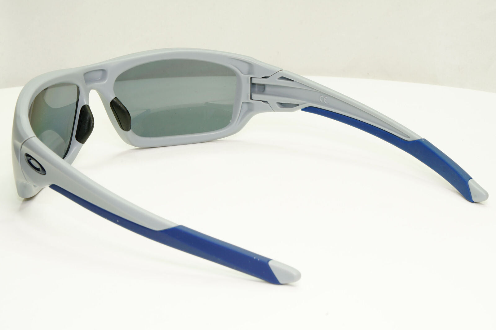 Oakley Valve Polarised Sunglasses Grey Fog Matte Blue Sport Wrap OO 9236 05