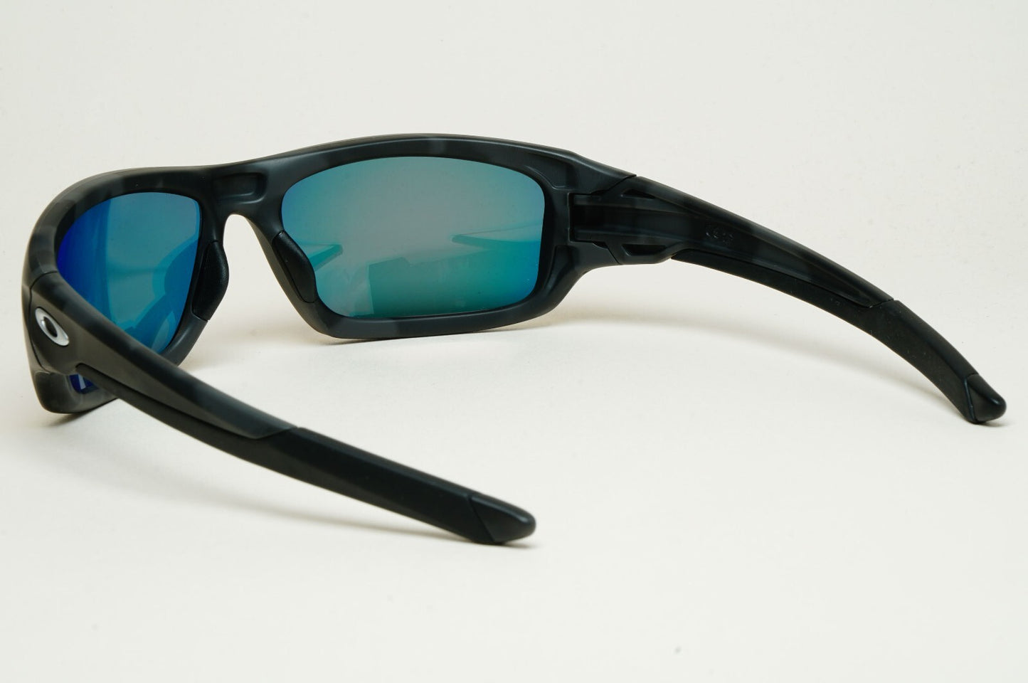 Oakley Sunglasses Polarized Valve Matte Camo Black Ruby Iridium OO 9236 31